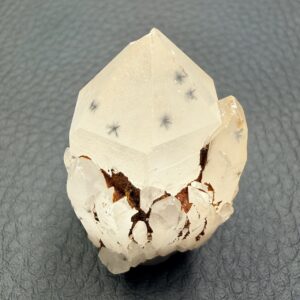 quartz a inclusions de hollandite