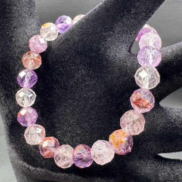 Bracelet en Super Seven "perles facettées de 8mm" – Image 2