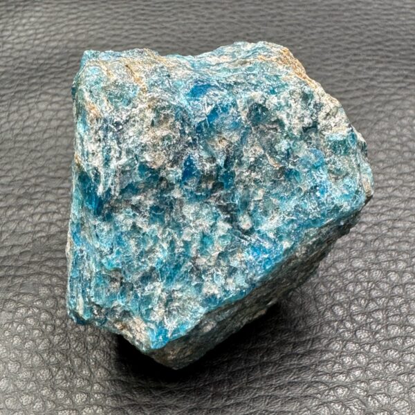 Apatite bleue brute de Madagascar (réf abb6) – Image 2
