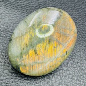 Galet de Labradorite