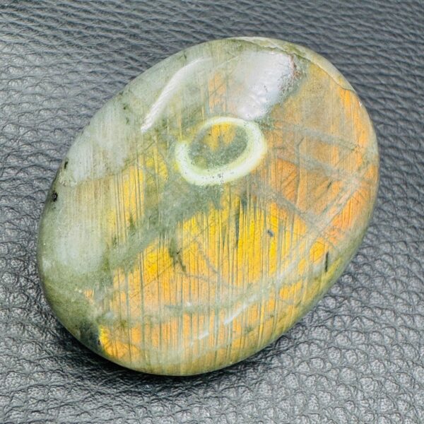 Galet de Labradorite