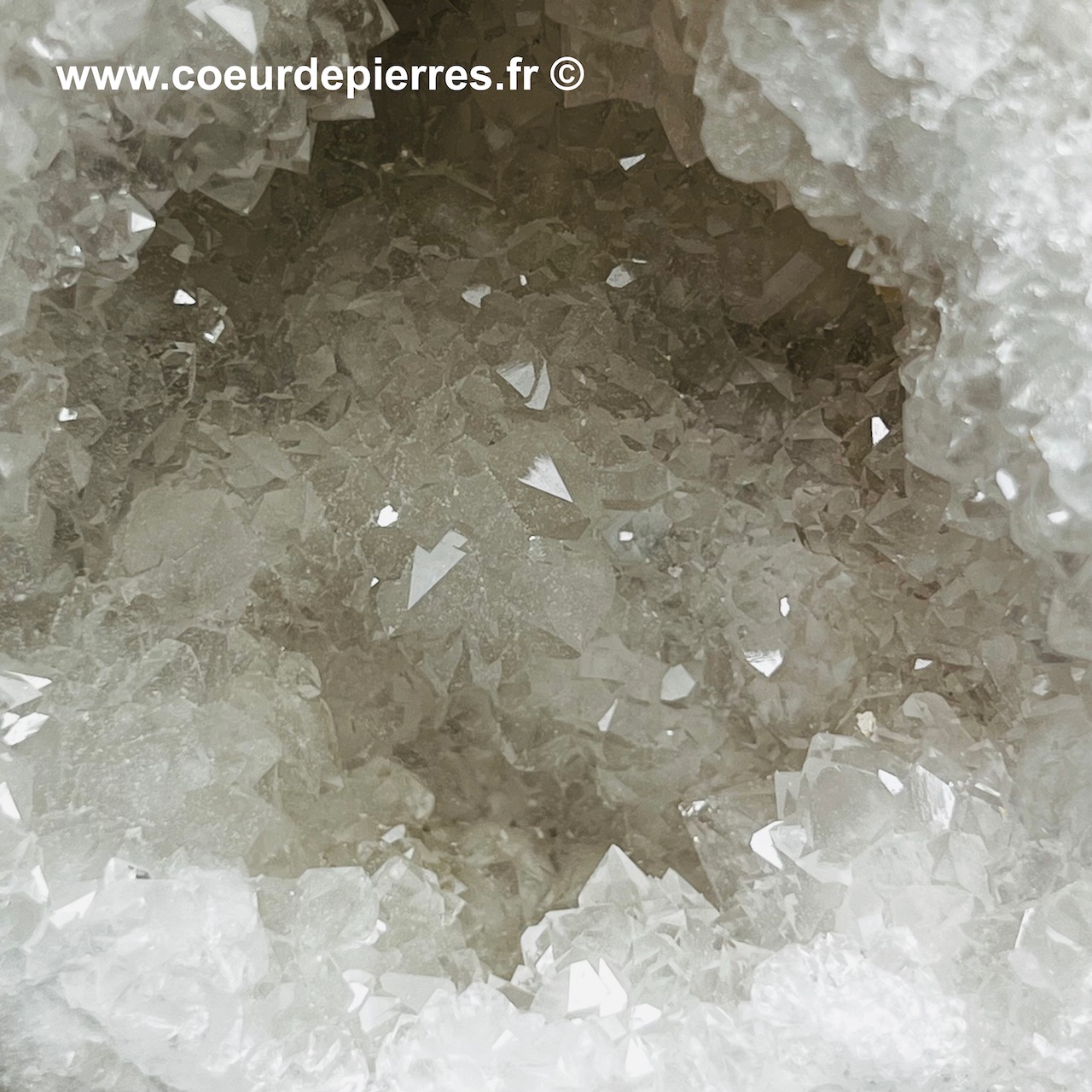 Géode cristal de roche du Maroc de 1,966kg (réf gcr20)