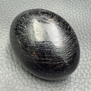 Galet de Tourmaline Noire