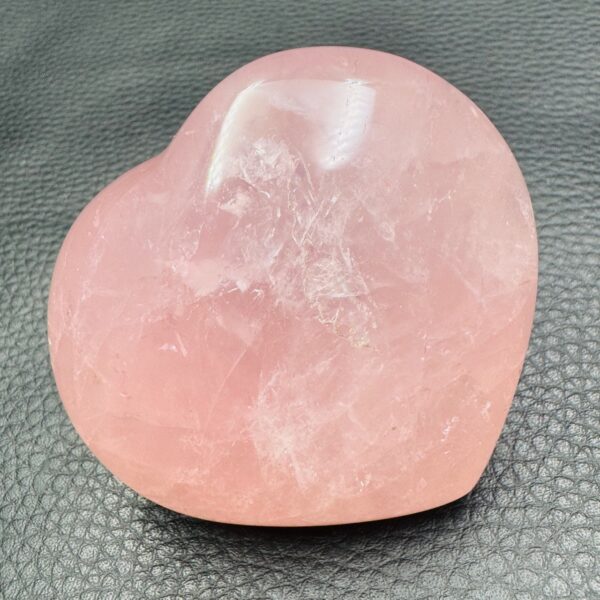 Coeur en Quartz Rose de Madagascar (réf cqr1) – Image 2