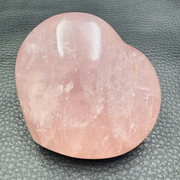 Coeur en Quartz Rose de Madagascar (réf cqr1) – Image 3