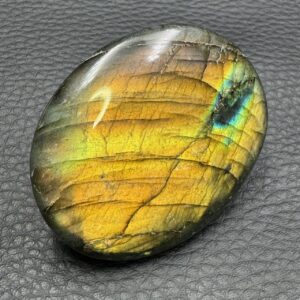 Galet de Labradorite