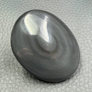 Galet en Obsidienne Noire