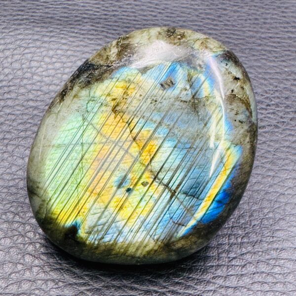 Galet labradorite de Madagascar (réf gl14) – Image 2