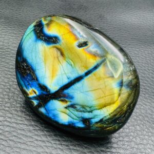 Galet de Labradorite