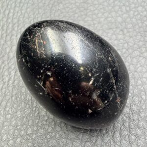 Galet de Tourmaline Noire