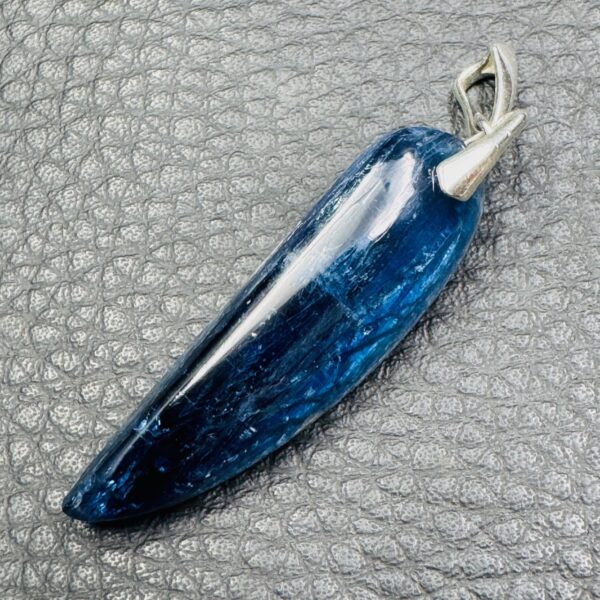 Pendentif Cyanite Bleue du Brésil (réf cy7) – Image 2