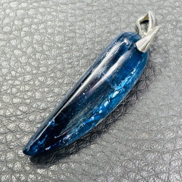 Pendentif Cyanite Bleue