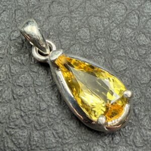 Pendentif en Héliodore