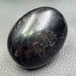 Galet de Tourmaline Noire