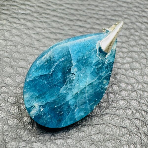 Pendentif en apatite bleue de Madagascar (réf pab10) – Image 3