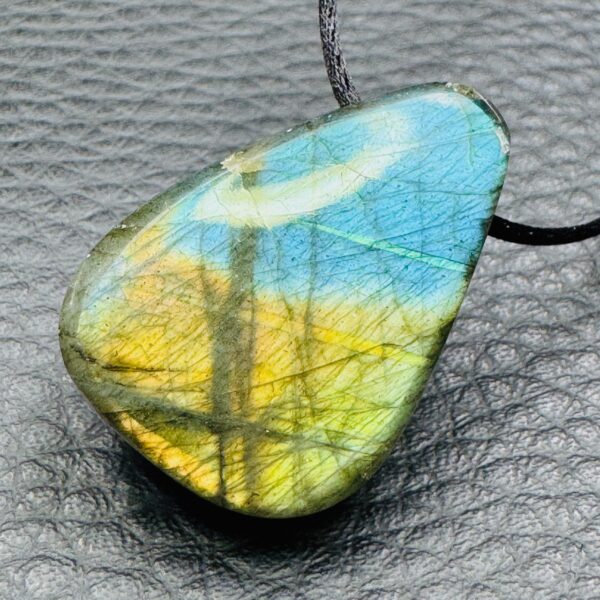 Pendentif Labradorite Doré Bleu (réf ltm22) – Image 2