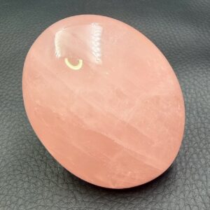 Galet en quartz rose