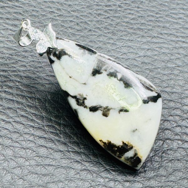 Pendentif en jaspe zèbre de Madagascar (réf jz5) – Image 2