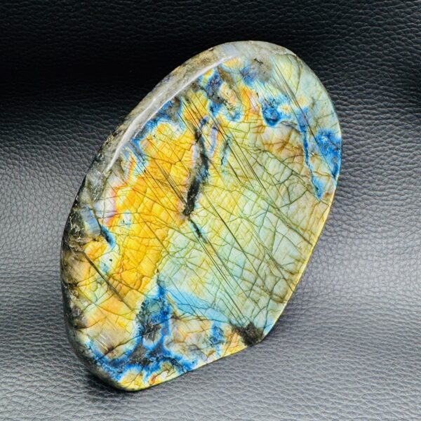 Labradorite Verte de Madagascar "bloc poli" (réf blp75) – Image 2
