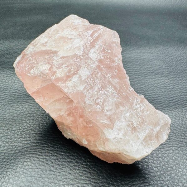 Quartz Rose "brut" de Madagascar (réf prb4) – Image 2