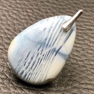 Pendentif en opale Owyhee des USA de 23 carats (réf pow2)