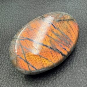 Galet de Labradorite