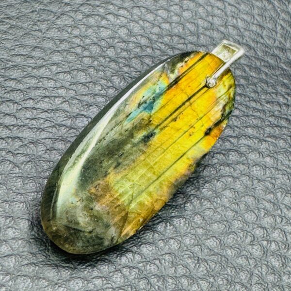Pendentif Labradorite Spectrolite de Madagascar (réf lps7) – Image 3