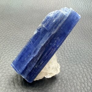 Kyanite Bleue