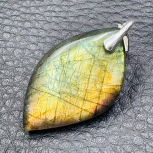 Pendentif en Labradorite Verte