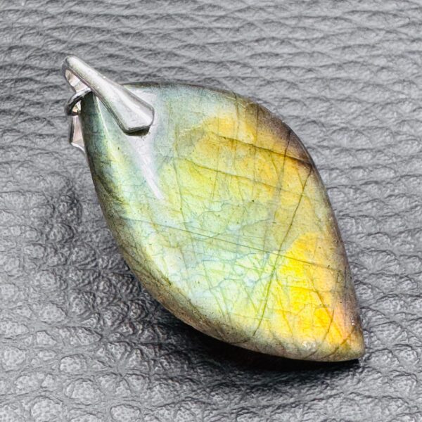 Pendentif en Labradorite Verte (réf lve93) – Image 2