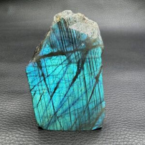 Labradorite une face polie
