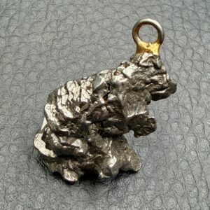 Pendentif en météorite