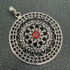 Pendentif en grenat