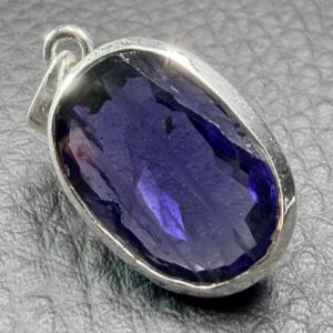 Pendentif en Iolite