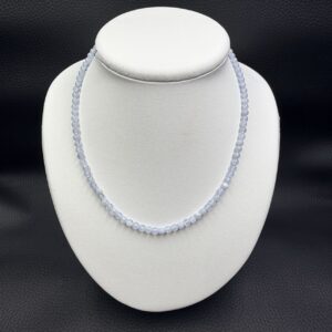 Collier en Calcédoine