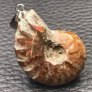 Pendentif ammonite opalisée de Madagascar (réf pam16)