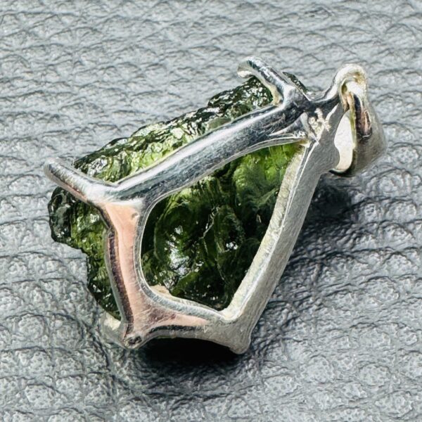 Pendentif Moldavite «Chlum» de République Tchèque (réf pdm5) – Image 4