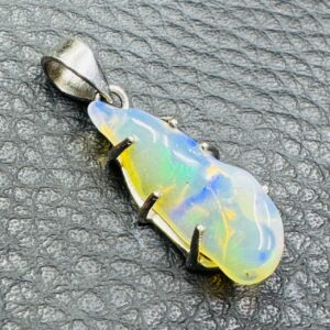 Pendentif en Opale Welo