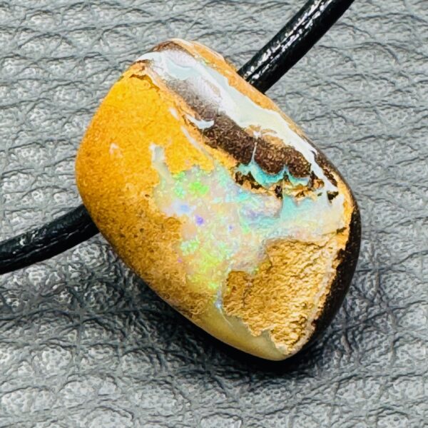 Pendentif en Opale Boulder