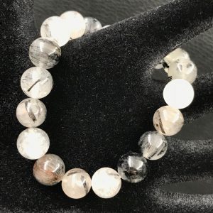 Bracelet perles de 10 mm en cristal de roche avec inclusions de tourmaline
