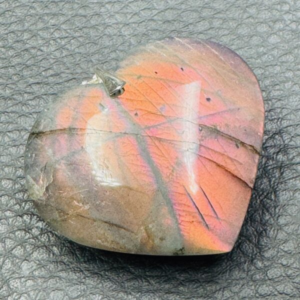 Pendentif Labradorite Violette, Spectrolite de Madagascar (réf lps13) – Image 3