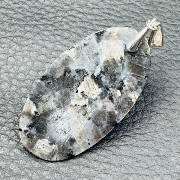 Pendentif en Larvikite