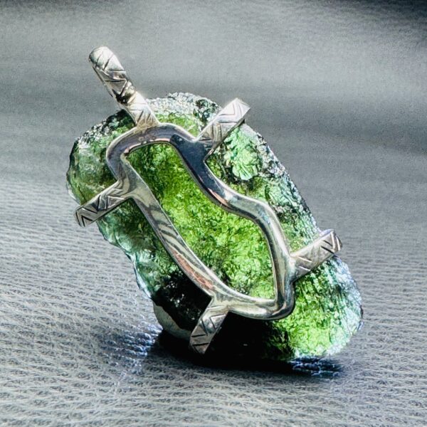 Pendentif en Moldavite "Grand Modele" (réf pdm4) – Image 7