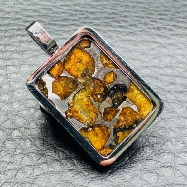 Pendentif en Météorite Pallasite de Sericho (réf pmp5) – Image 2