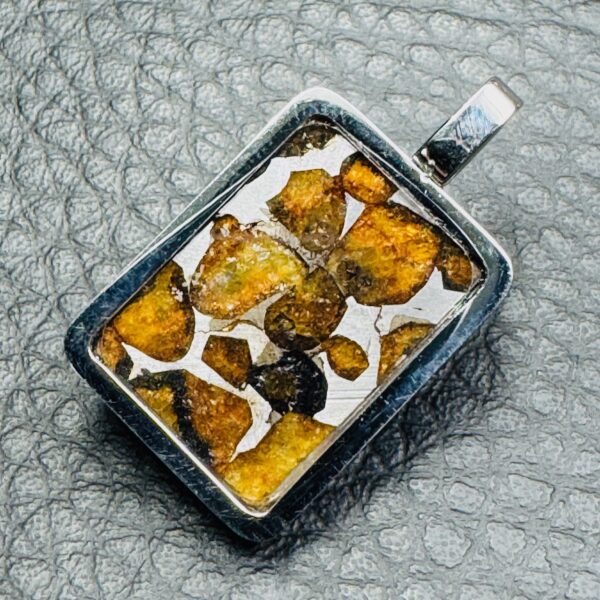 Pendentif en Météorite Pallasite