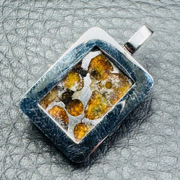 Pendentif en Météorite Pallasite de Sericho (réf pmp5) – Image 3