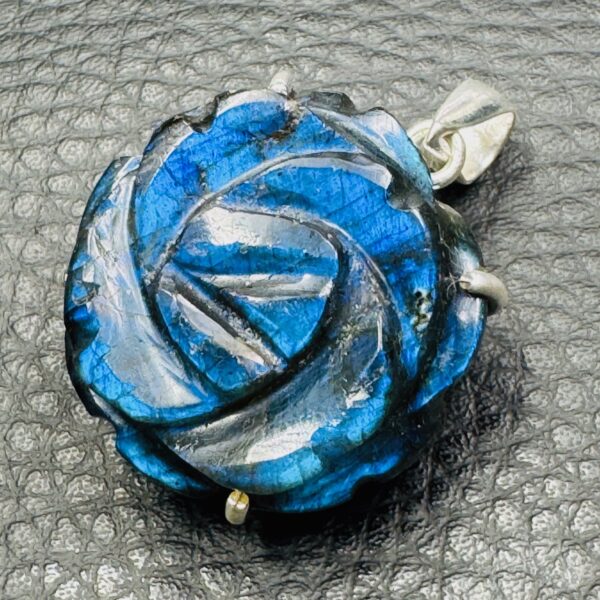 Pendentif en Labradorite "Rose" (ref lbar1) – Image 2
