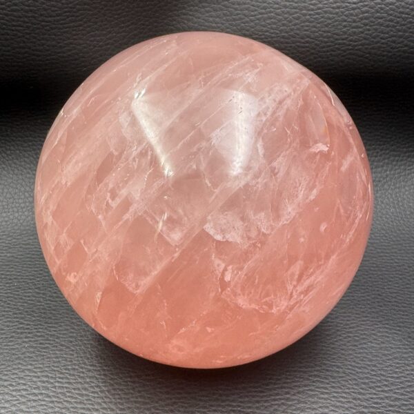 Sphère en Quartz Rose de Madagascar 3,200kg (réf sqr4) – Image 2