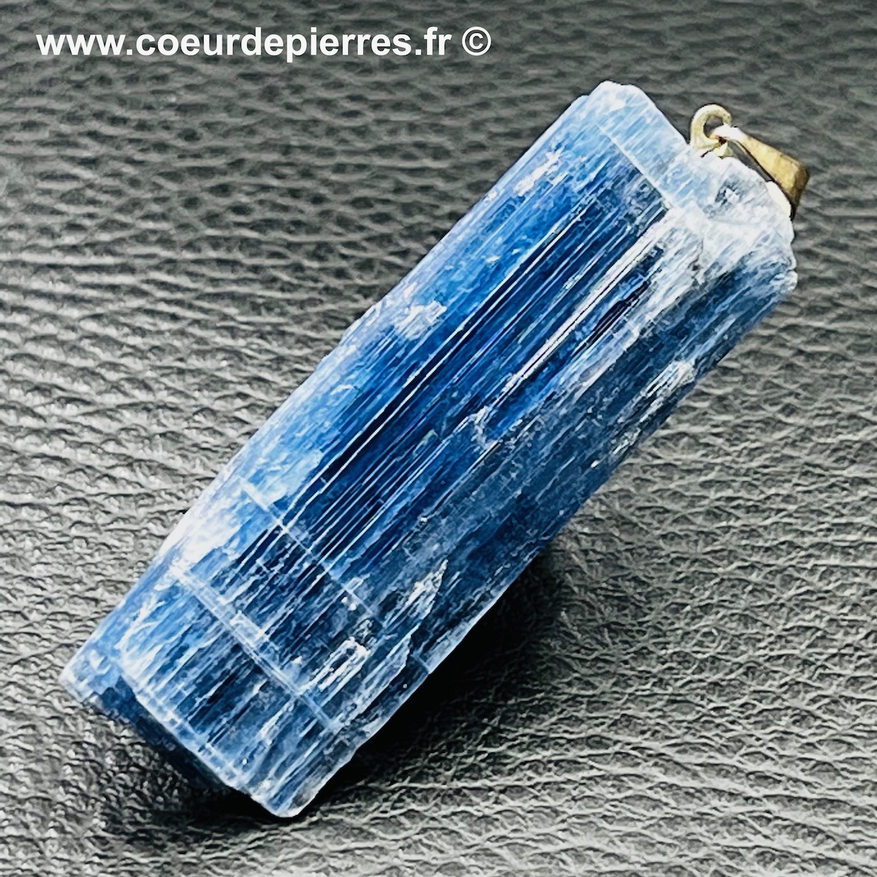 Pendentif cyanite bleue du Brésil (réf cy3)