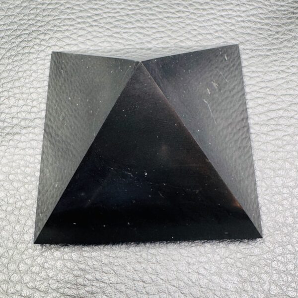 Pyramide Shungite de Russie (réf pys7) – Image 3